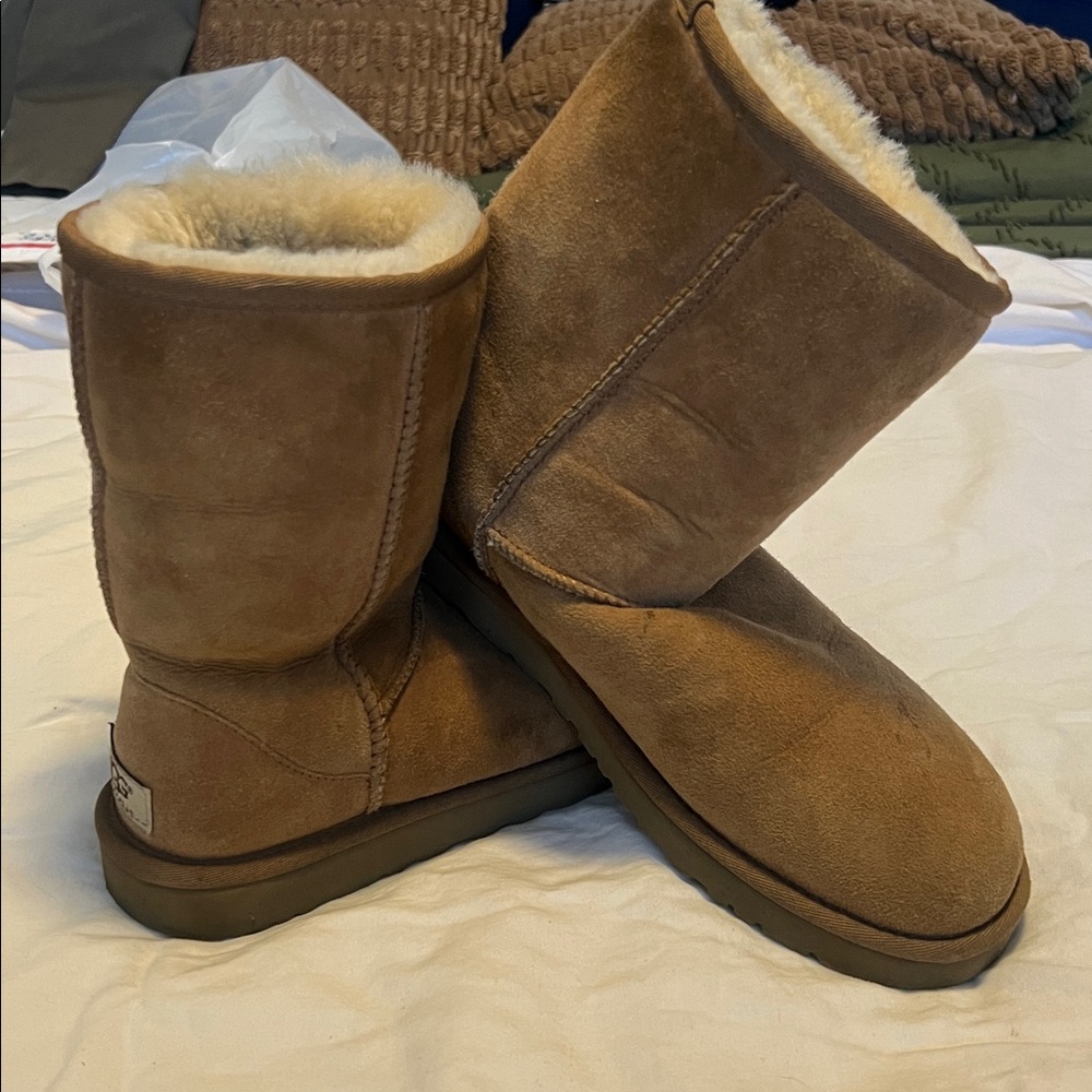 Women’s Ugg boots size 8